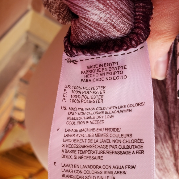 NWT Adidas Women's V-Neck Tech Heather Tee T-Shirt Shadow Fig Size Small - Picture 8 of 16